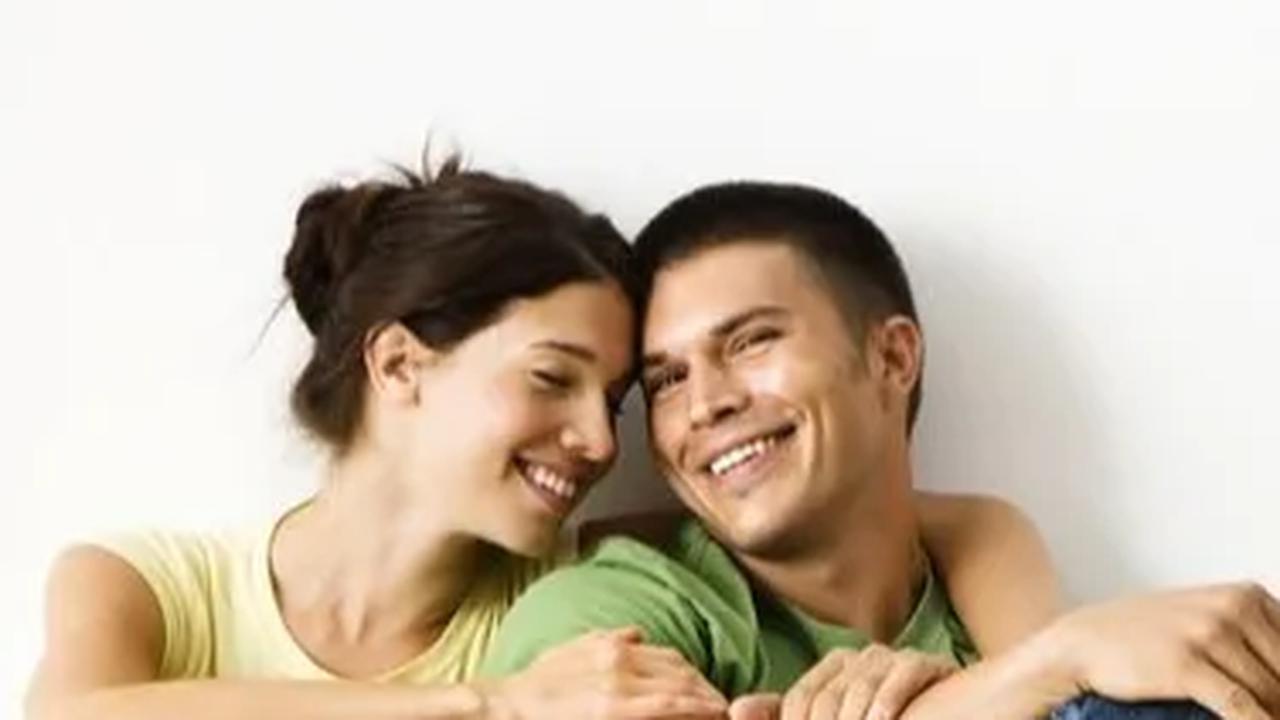 35 Caption Suami Istri Bahagia & Penuh Cinta, Cocok Dibagikan ke Media Sosial