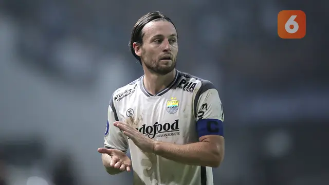 Pemain Persib Bandung Marc Klok