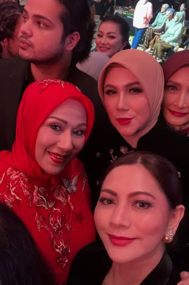 Potret 8 seleb era 90-an kondangan ke ngunduh mantu Al Ghazali dan Alyssa Daguise, meriah bak reuni