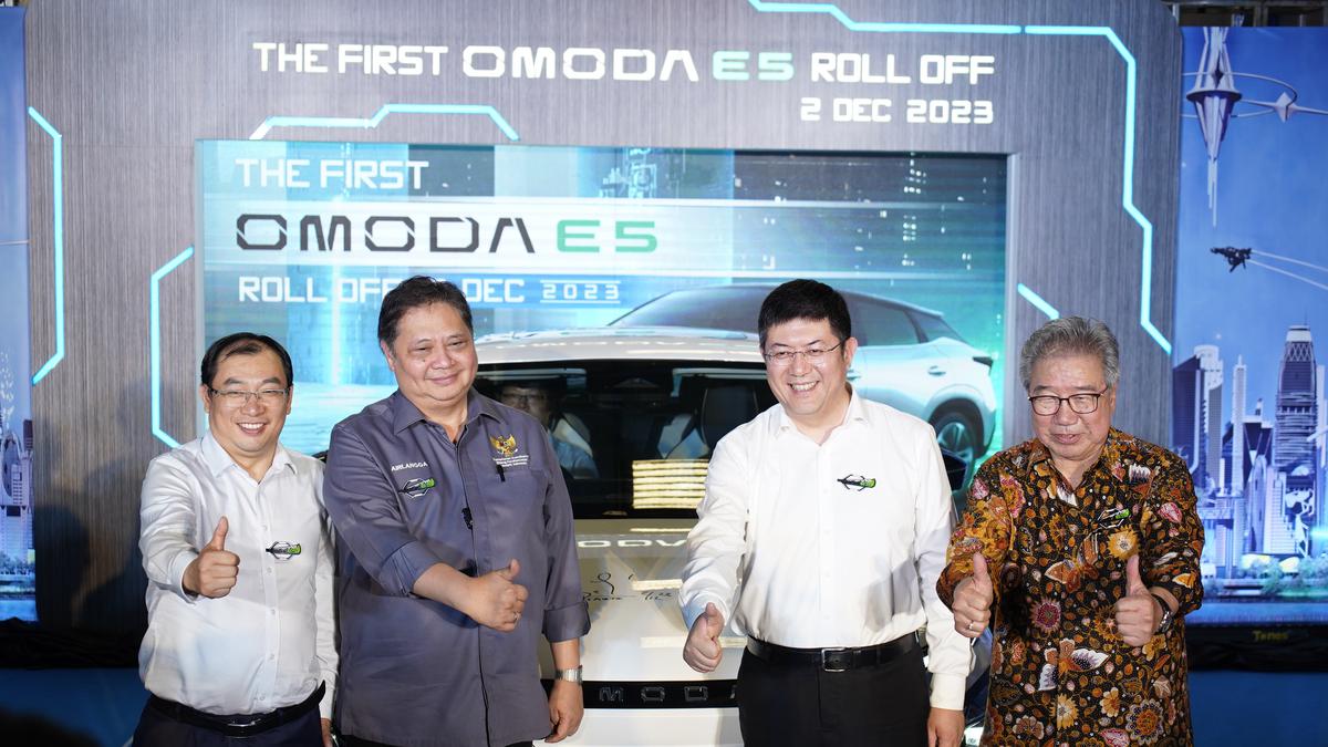 Menko Airlangga Pesan 12 Mobil Listrik Chery Omoda E5