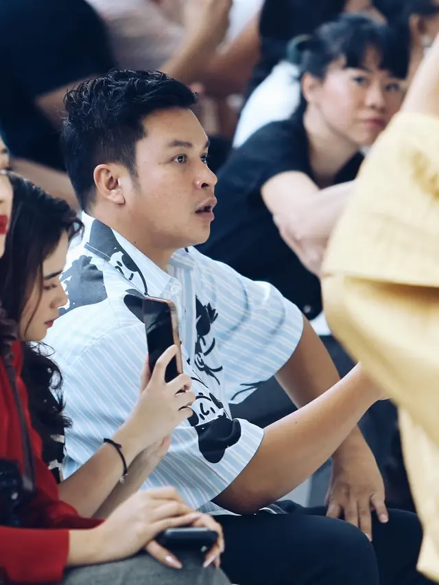 Penata rias artis Ryan Ogilvy. (Foto: Dok. Instagram @ryanogilvy)