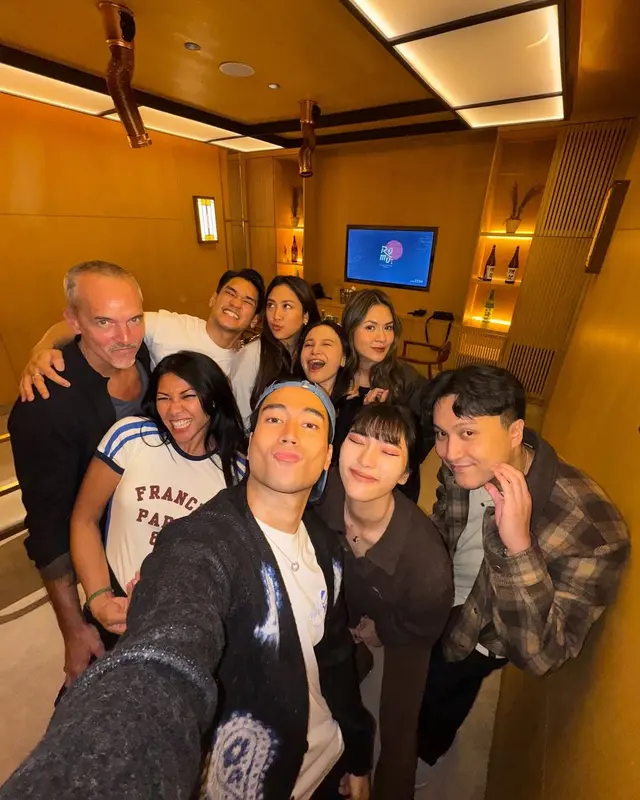 Vidi Aldiano pamer momen hangout bareng circle penyanyi top, respons warganet bikin ngakak