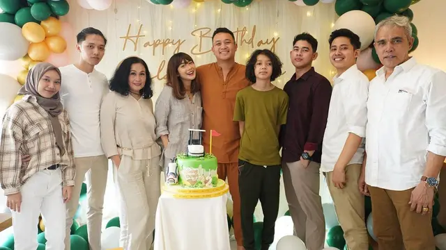 Momen Perayaan Ultah Gilang Dirga yang ke-32, Dapat Kejutan dari Istri. (Sumber: Instagram/gilangdirga)
