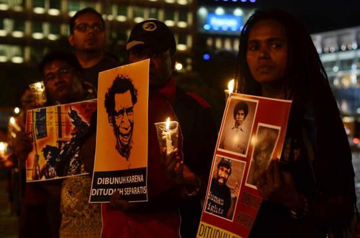 Aksi lilin solidaritas untuk Papua