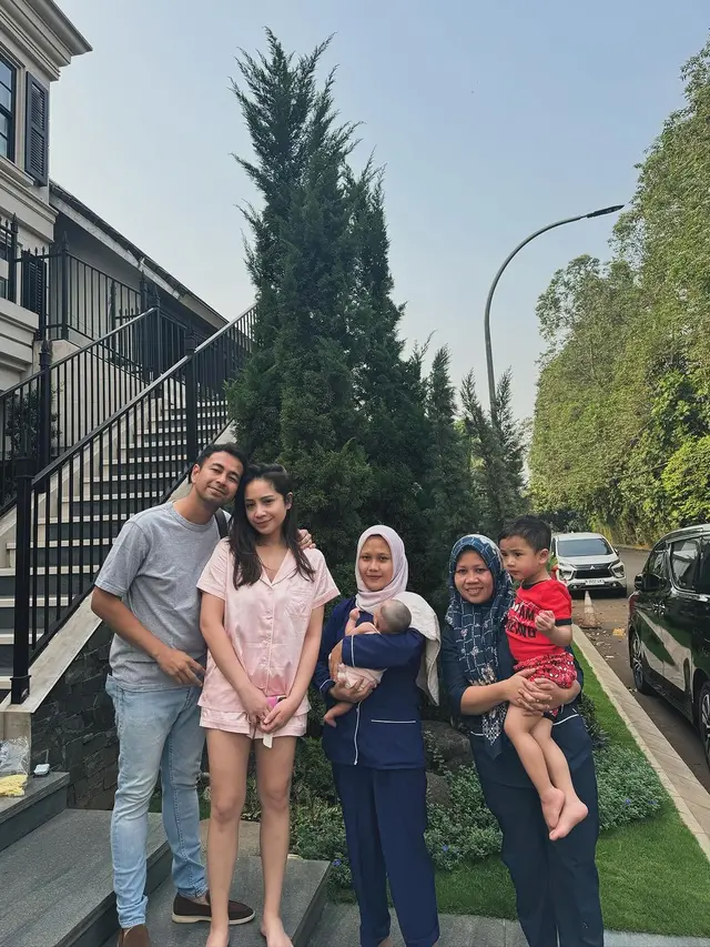Sus Ayu Pengasuh Sementara Bayi Lily