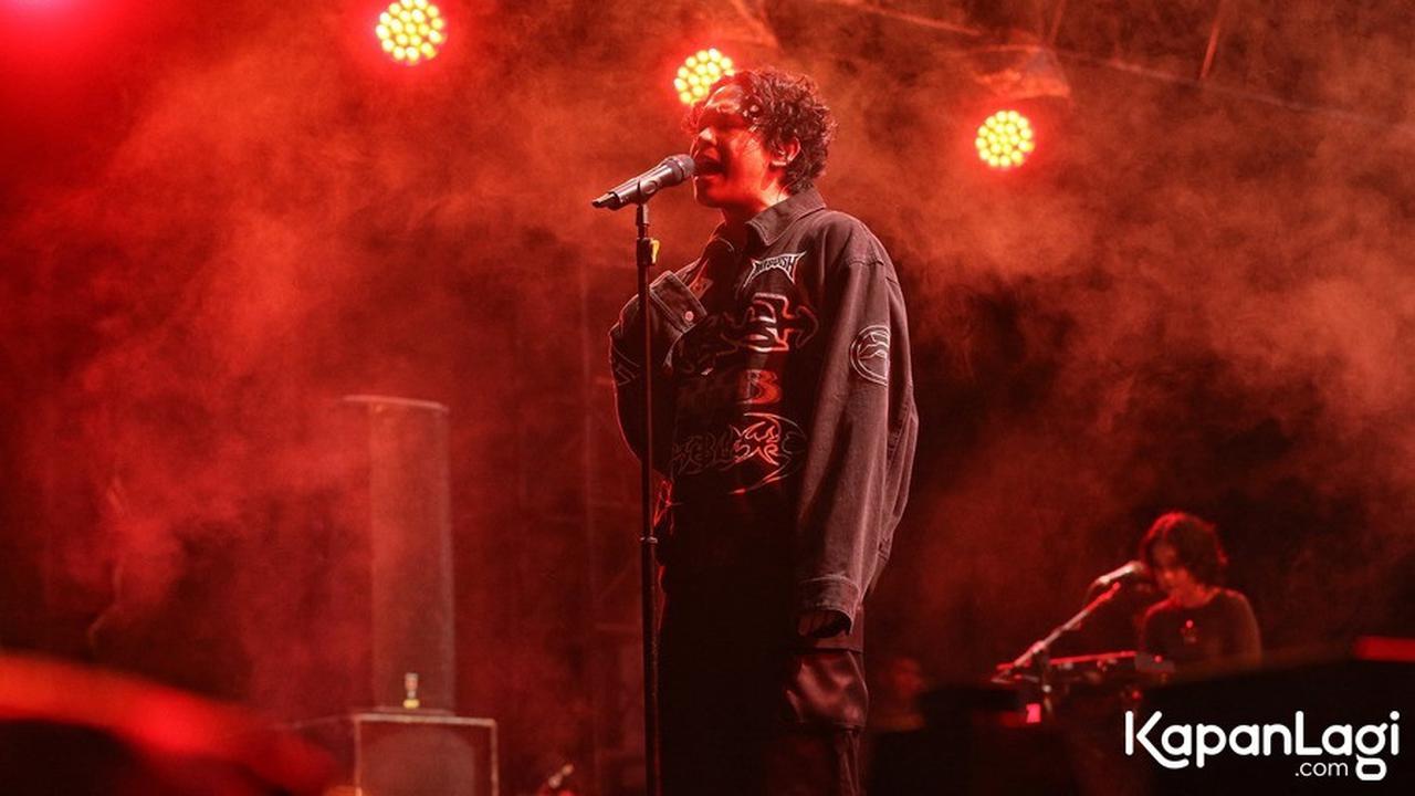 10 Potret Hindia Sukses Tutup KLBB BRI Festival 2025, Pecah Abis