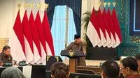 Presiden Prabowo Subianto saat memimpin sidang kabinet paripurna 1 tahun pemerintahan di Istana Negara Jakarta, Senin (20/10/2025). (Foto: Liputan6.com/Lizsa Egeham).