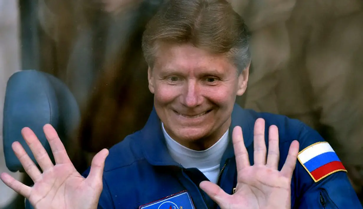 Kosmonot Rusia Gennady Padalka terlihat saat pelepasan di Baikonur Kosmodrom, 27 Maret 2015 lalu. Bersama astronot AS, Scott Kelly, Gennady Padalka dijadwalkan lepas landas menuju ISS dari Baikonur, 28 Maret 2015. (AFP PHOTO/Kirill KUDRYAVTSEV)