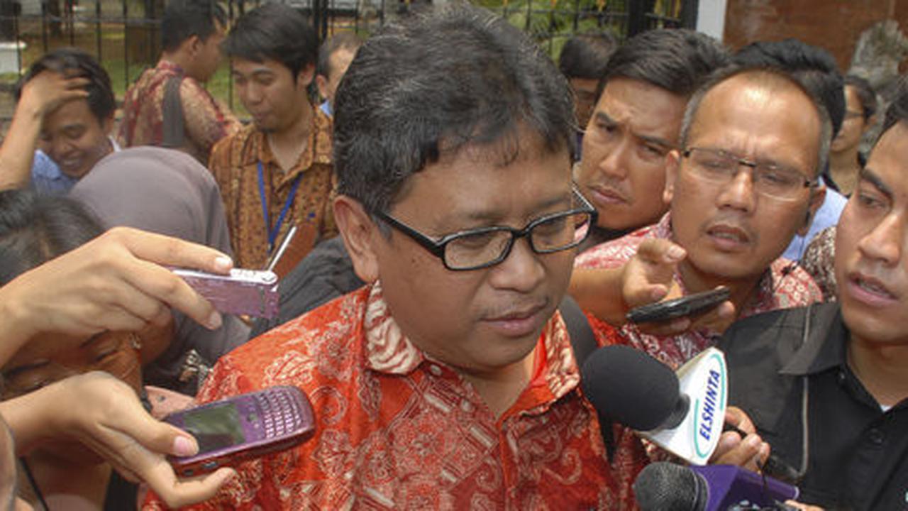 Hasto Kristiyanto pimpin upacara hari kemerdekaan di kantor PDIP