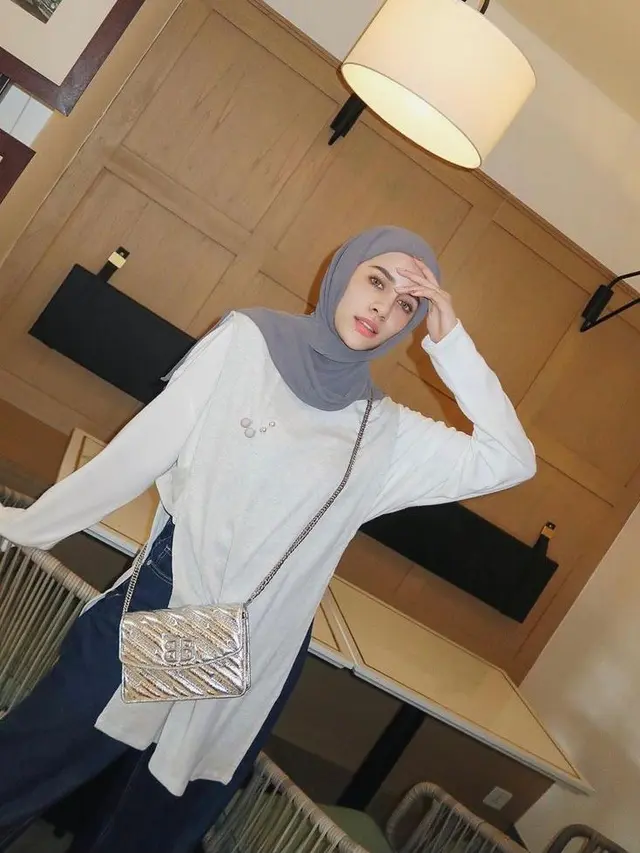 9 Warna Hijab yang Wajib Dimiliki Hijabers, Sudah Punya?