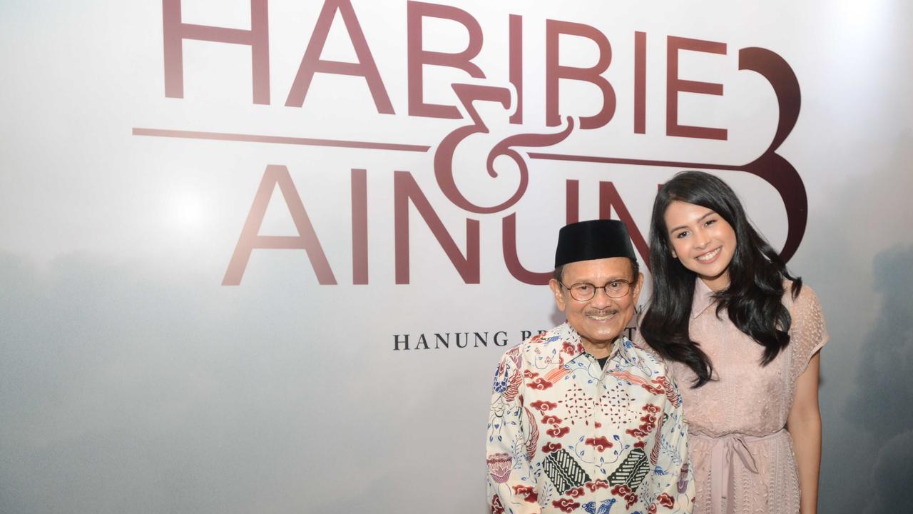 [Fimela] Maudy Ayunda di Film Habibie & Ainun