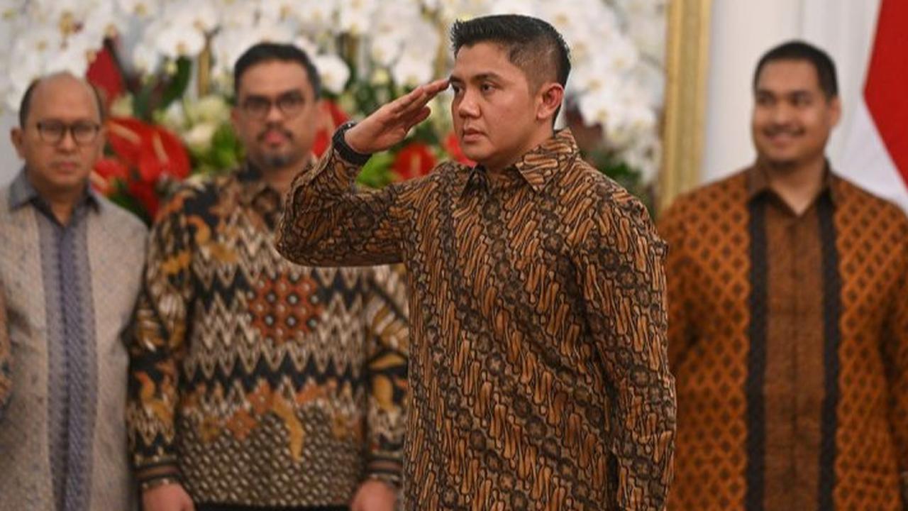 VIDEO: Wajah Serius Mayor TNI Teddy Ditunjuk Jadi Seskab, Langsung Hormat ke Prabowo
