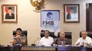 Ki-ka: Kakorlantas Mabes Polri Irjen Royke Lumowa, Menhub Budi Karya Sumadi, Kepala Staf Kepresidenan Teten Masduki dan Menteri PUPR Basuki Hadimuljono saat menjelaskan hasil Mudik 2017 di Jakarta, Kamis (6/7). (Liputan6.com/Angga Yuniar)