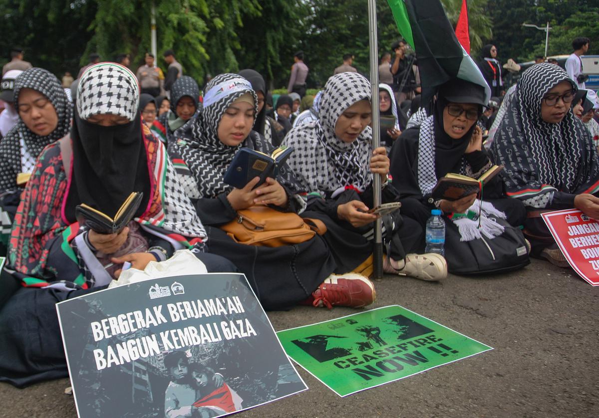 Massa bela Palestina gelar aksi di depan Kedubes Amerika Serikat