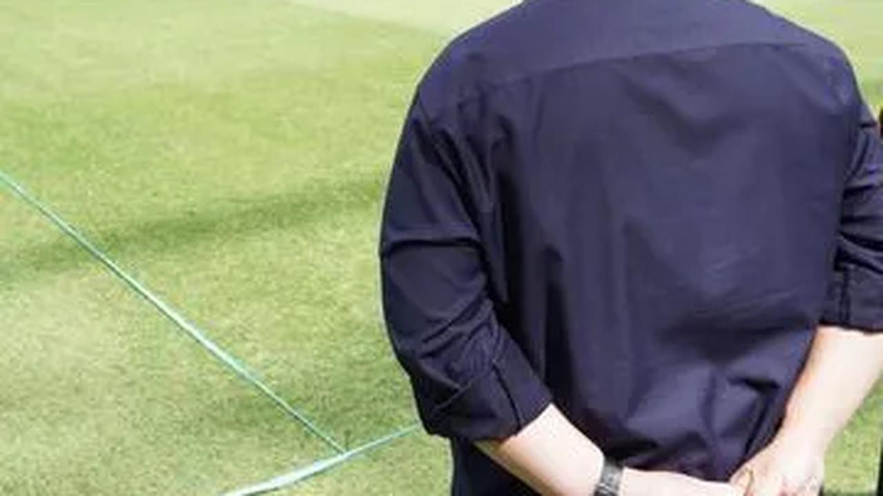 "Ini bukan batal tetapi fokus di Pulau Jawa, karena lebih efisien dibandingkan Piala Dunia U-20," sambung Deru.