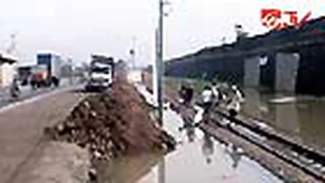 Rel Kereta Api Terancam Amblas