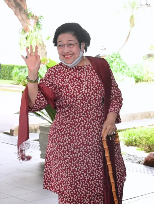 Ketua Umum Partai Demokrasi Indonesia Perjuangan Megawati Soekarnoputri saat tiba di Istana Kepresidenan Jakarta, Rabu, 15 Juni 2022. Presiden Jokowi mengundang para ketum partai politik menjelang perombakan atau reshuffle kabinet. (Foto: Sekretariat Presiden)