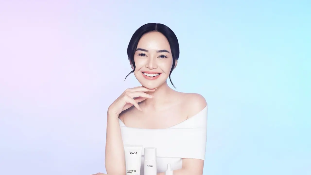 Foto Amanda Manopo, Brand Ambassador YOU Beauty