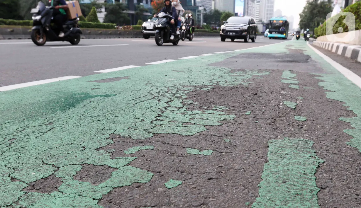 Berdasarkan data Global Bicycle Cities Index yang dirilis perusahaan asuransi Luko, penduduk Jakarta yang menggunakan sepeda untuk kehidupan sehari-hari hanya 2 persen pada 2022. Persentase itu lebih tinggi dari beberapa kota di Asia Tenggara, tetapi masih kalah dari kota-kota di Tiongkok. (Liputan6.com/Herman Zakharia)