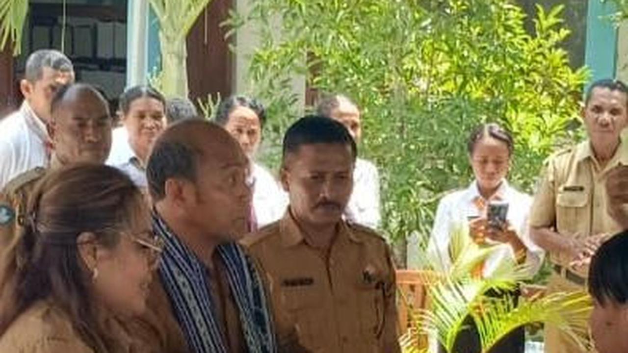 Pelajar SMA 11 Kupang Terima Makan Siang Gratis, Ini Menunya