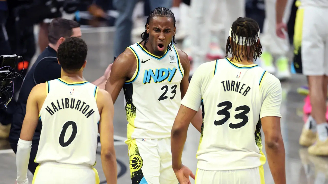 Selebrasi pemain Pacers saat menerkam Bucks di playoff NBA 2025