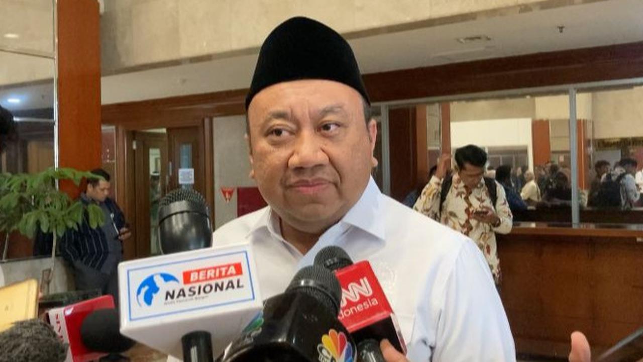 VIDEO: 'Colek' Prabowo! DPR Sedih Mau Nangis Gaji Guru Zaman Now Tak Manusiawi Rp300 Ribu