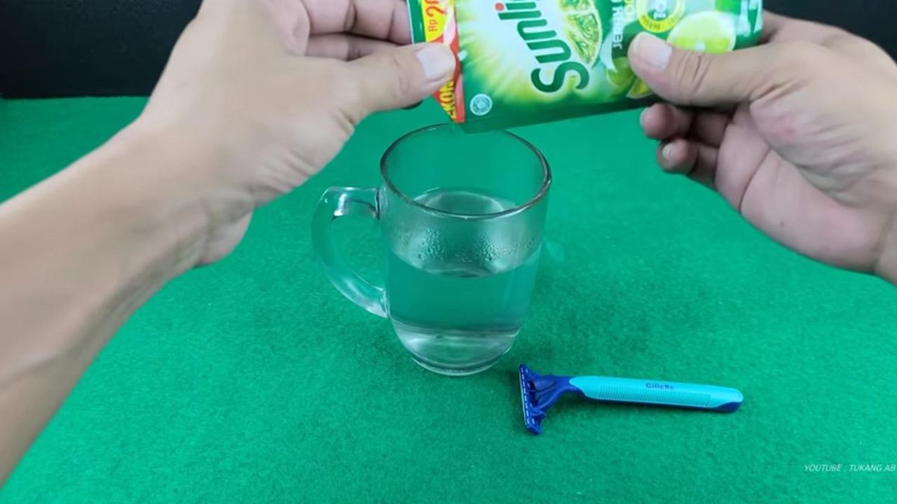 <b>Cuci Pisau Cukur</b>