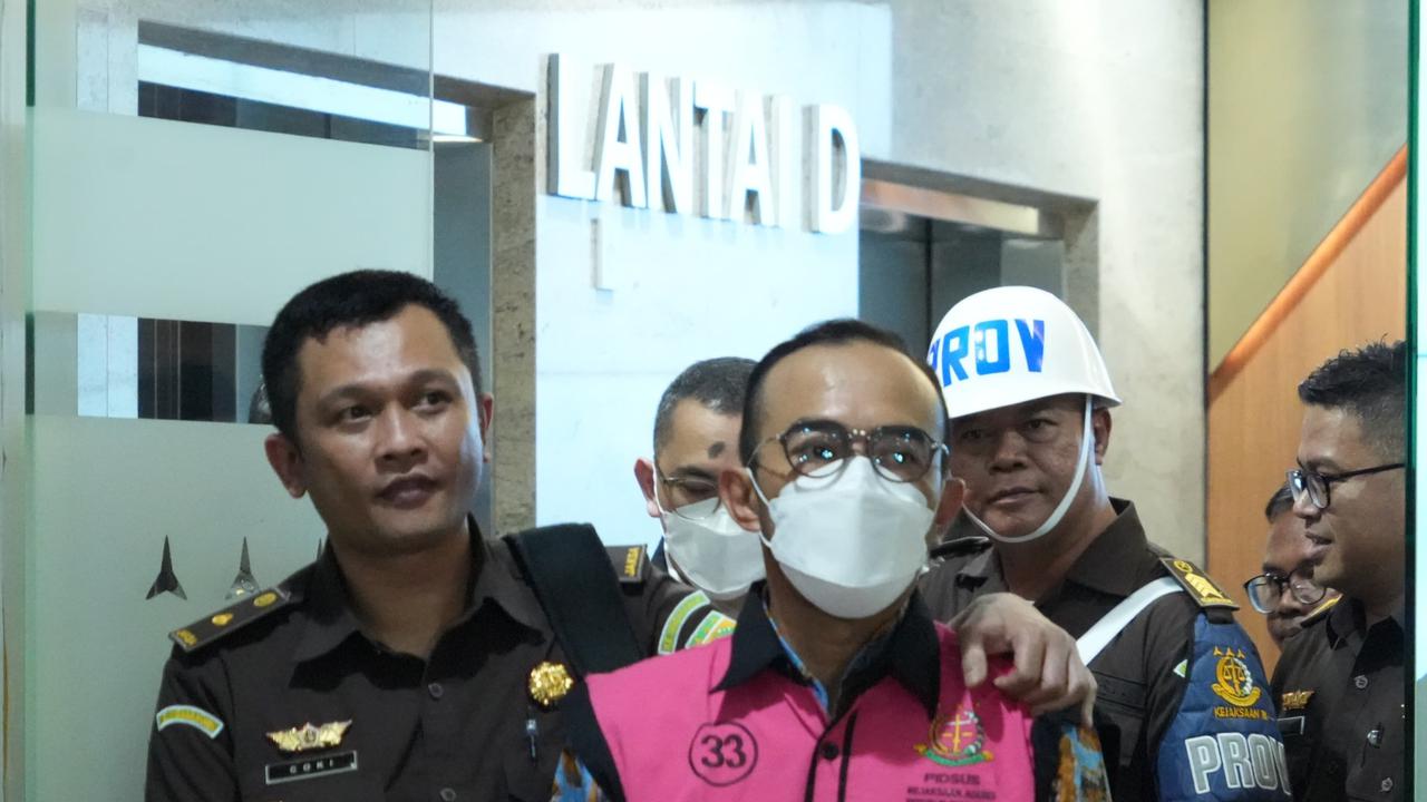 Tersangka kasus korupsi minyak mentah Pertamina