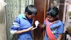 Seorang bocah India memiliki kemampuan yang tidak biasa. Ia mampu menyalakan lampu hanya dengan menyentuh bohlam.