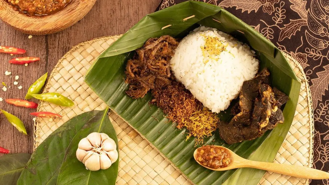 4 Bisnis Kuliner Ririn Ekawati, Dari Jual Kopi Hingga Batagor. (Sumber: Instagram/krawulahsatusatunya)