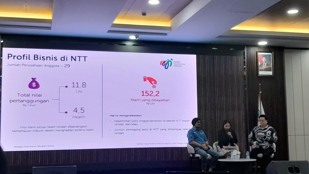 Direktur Eksekutif AAJI Emira E. Oepangat dalam acara Media Briefing & Simbolis PEnyerahan Bebas program ISR "Kebaikan Berkelanjuatn" NTT.