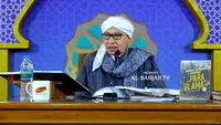 Pengasuh LPD Al Bahjah KH Yahya Zainul Ma’arif alias Buya Yahya. (YouTube Al Bahjah TV)