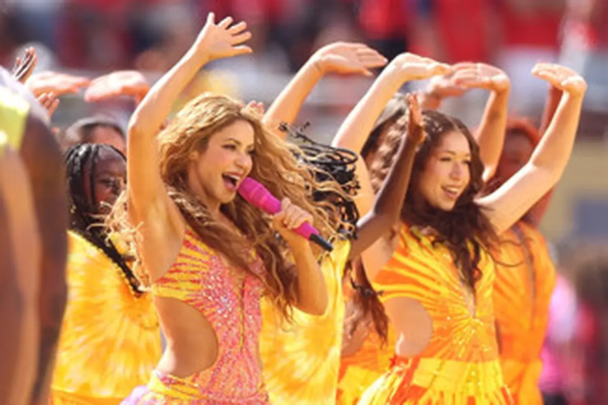 Shakira tampil energi saat halftime show pada final Piala Dunia 2026, Minggu (19/7/2026). (Foto: Instagram Shakira)