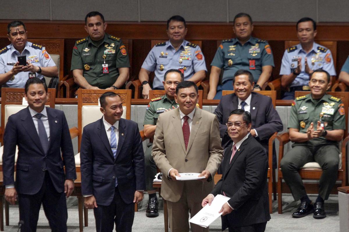DPR Sahkan UU TNI