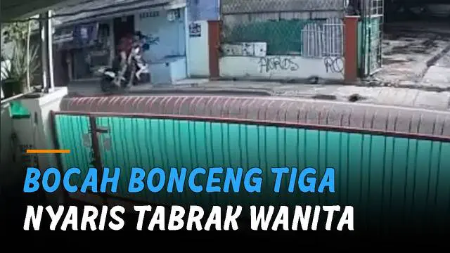 Motor menabrak sebuah cor beton di samping warung, lalu ketiganya ambruk.