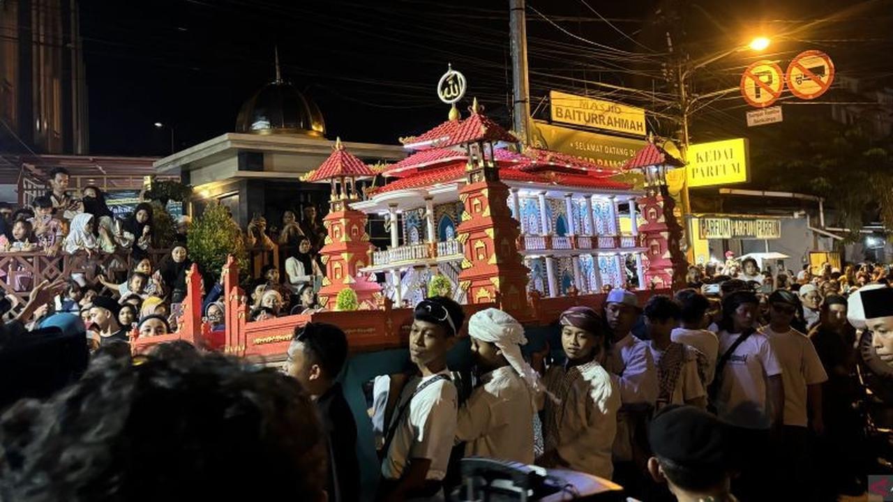 Harmoni Toleransi: Takbiran Bali Rayakan Idul Fitri dengan Miniatur Masjid Bernuansa Lokal