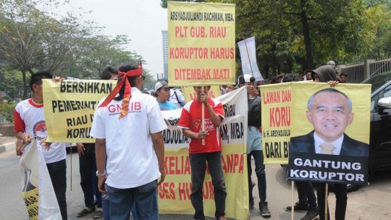 Massa GNKIB desak KPK tangkap Plt Gubernur Riau