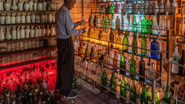 [CERITA] Antara Botol-Botol Kaca dan Pantai