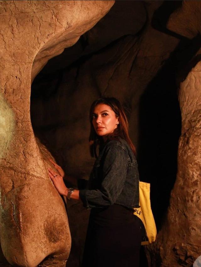 Najwa Shihab Kunjungi Kubur Batu Tana Toraja