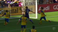 Berita video bukti mantan striker AC Milan, Kaka, masih menakutkan bagi lawan. This video presented by BallBall.