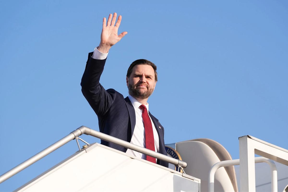 FOTO: JD Vance tinggalkan Islamabad usai perundingan Iran buntu