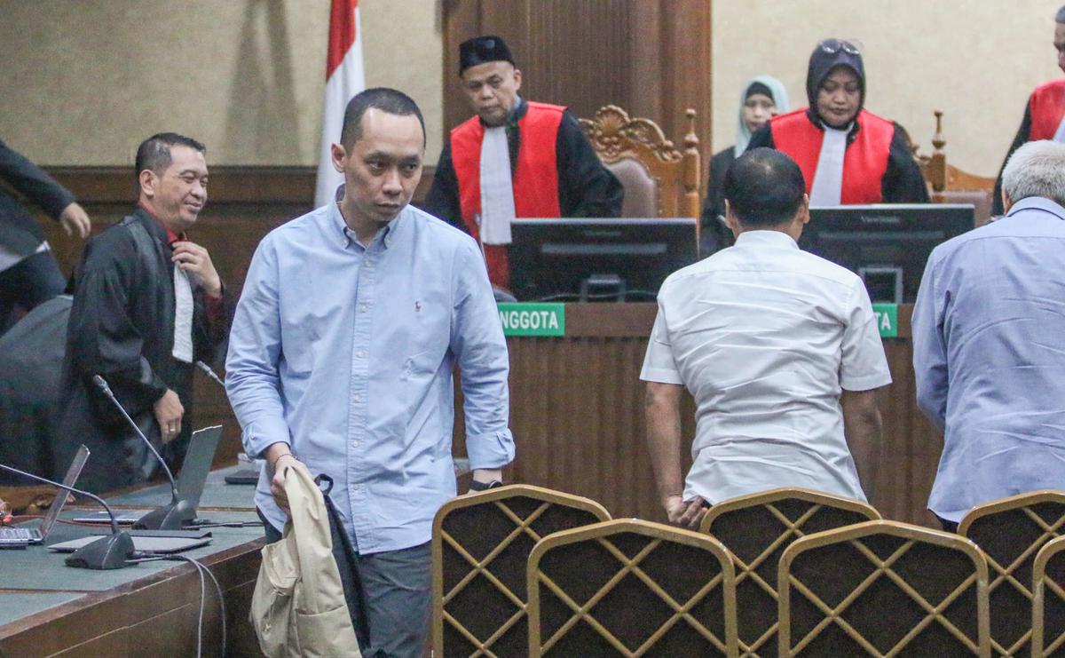 FOTO: Terdakwa Korupsi Tata Kelola Minyak Dituntut Enam hingga Dua Belas Tahun Penjara