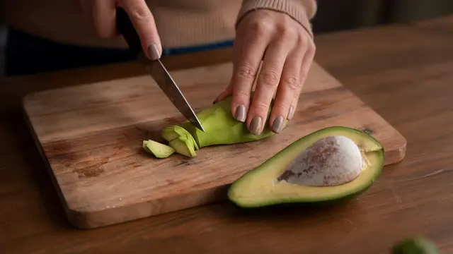 Cara Membuat Puree Alpukat Bayi 8 Bulan yang Praktis dan Bernutrisi untuk MPASI