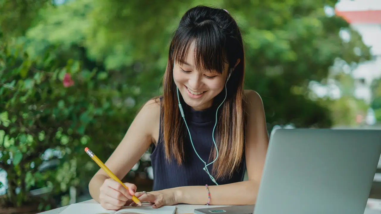 zodiak perempuan karir