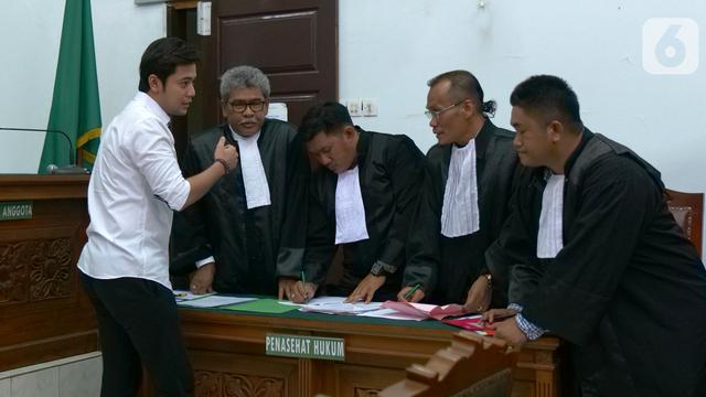 Kriss Hatta Jalani Sidang Perdana Kasus Dugaan Penganiyaan