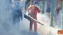 Citizen6, Sidoarjo: Dalam rangka peringatan Hardikal ke-66, Panitia Hardikal melaksanakan bakti sosial kesehatan dengan memfoging sedikitnya 540 rumah di Desa Banjar Kemuning, Kecamatan Sedati, Kabupaten Sidoarjo, Selasa (24/4). (Pengirim: Penkobangdikal)