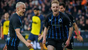Manchester United Temukan Alternatif Lewis Hall