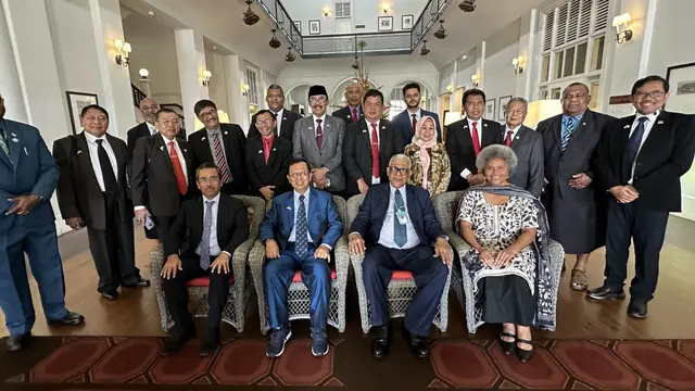 Delegasi DPR RI melakukan kunjungan ke Suva dan bertemu dengan parlemen Fiji. (Dok. Kemlu RI)