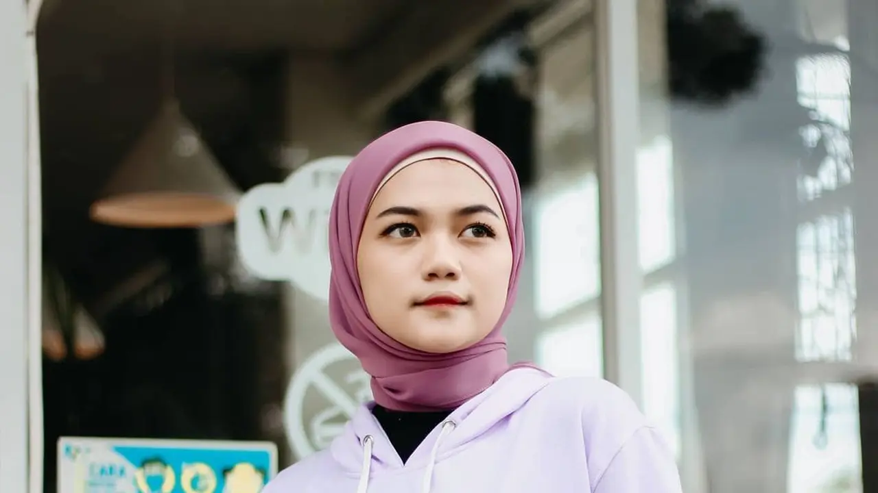 Sweater hoodie