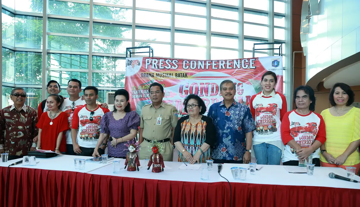 Pementasan drama musikal ini, didukung oleh 50 pemain Gondang dan 25 pemain orkestra. 